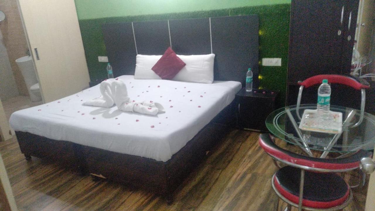 The Palm Tree -Family Stay Amritsar Eksteriør billede